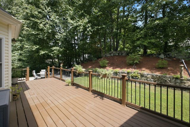 8 Karen Ln, Milford, MA 01757