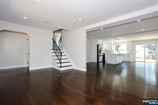 14 Byrne Place, Bergenfield, NJ 07621