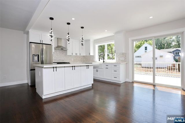 14 Byrne Place, Bergenfield, NJ 07621