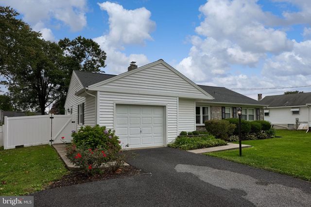 2197 VEUMONT DR, Lancaster, PA 17601