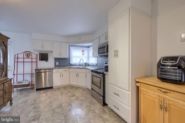2197 VEUMONT DR, Lancaster, PA 17601