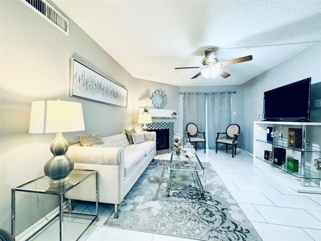 2120 El Paseo Street 3007, Houston, TX 77054