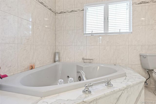 170 McKinley Avenue, Franklin Square, NY 11010