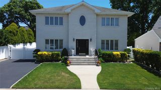 170 McKinley Avenue, Franklin Square, NY 11010