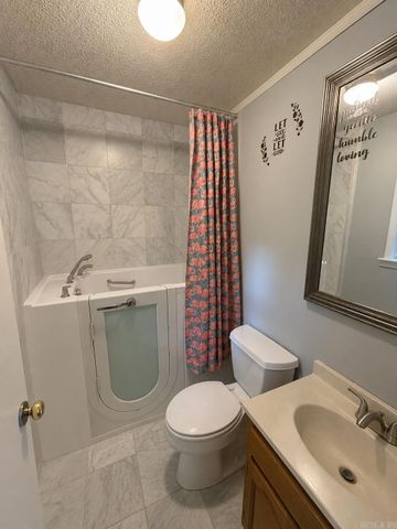 1525 S Harris Road, Pearcy, AR 71964