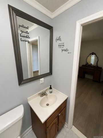 1525 S Harris Road, Pearcy, AR 71964