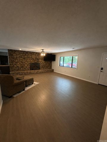 1525 S Harris Road, Pearcy, AR 71964
