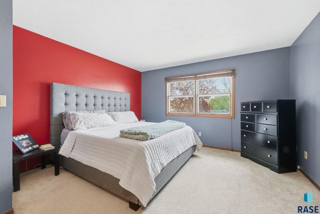 1212 Broadway St Street, Larchwood, IA 51241