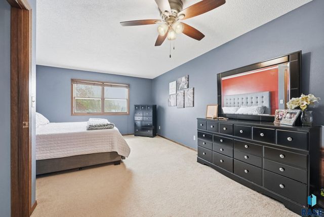 1212 Broadway St Street, Larchwood, IA 51241