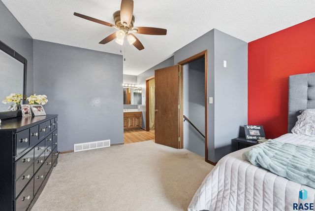 1212 Broadway St Street, Larchwood, IA 51241