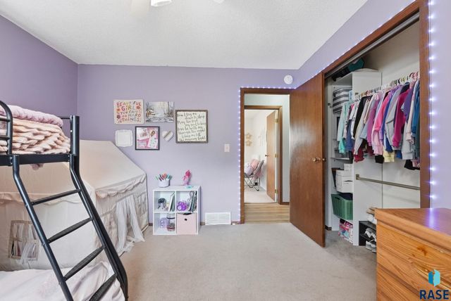1212 Broadway St Street, Larchwood, IA 51241