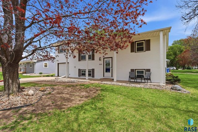 1212 Broadway St Street, Larchwood, IA 51241