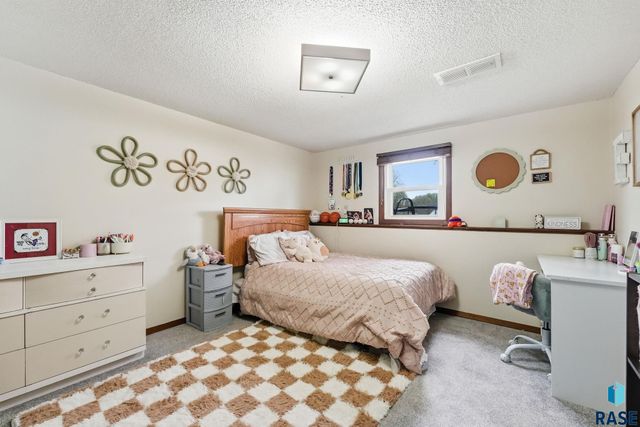 1212 Broadway St Street, Larchwood, IA 51241