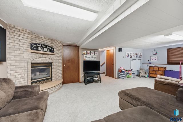 1212 Broadway St Street, Larchwood, IA 51241