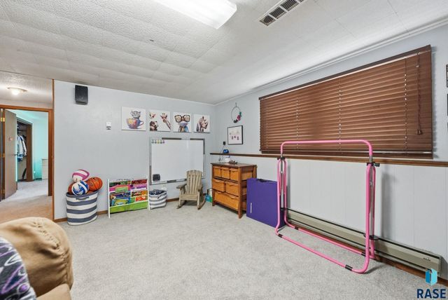 1212 Broadway St Street, Larchwood, IA 51241