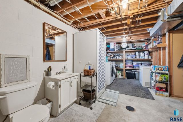 1212 Broadway St Street, Larchwood, IA 51241