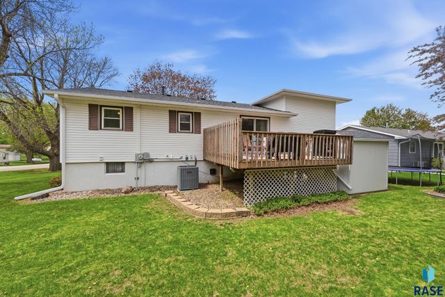 1212 Broadway St Street, Larchwood, IA 51241
