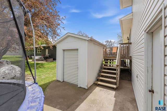 1212 Broadway St Street, Larchwood, IA 51241