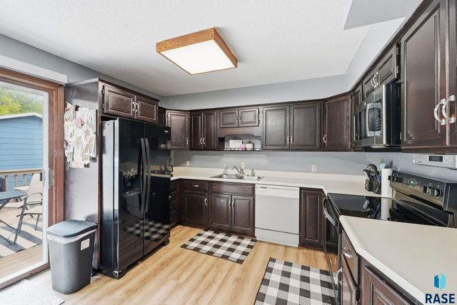 1212 Broadway St Street, Larchwood, IA 51241