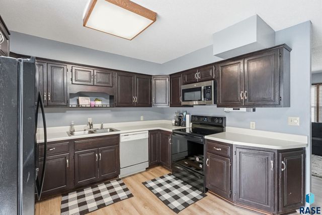 1212 Broadway St Street, Larchwood, IA 51241