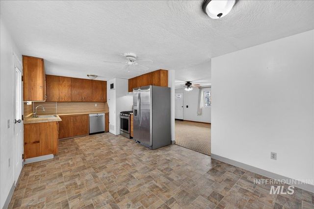 7226 Cherry Lane, Nampa, ID 83687