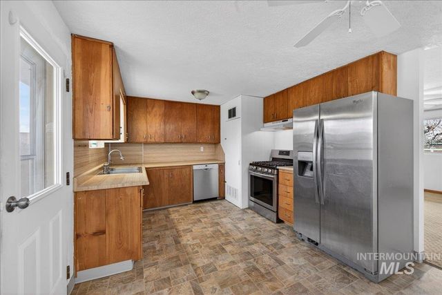 7226 Cherry Lane, Nampa, ID 83687