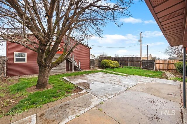 7226 Cherry Lane, Nampa, ID 83687