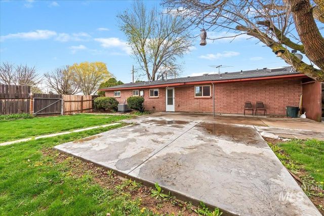 7226 Cherry Lane, Nampa, ID 83687