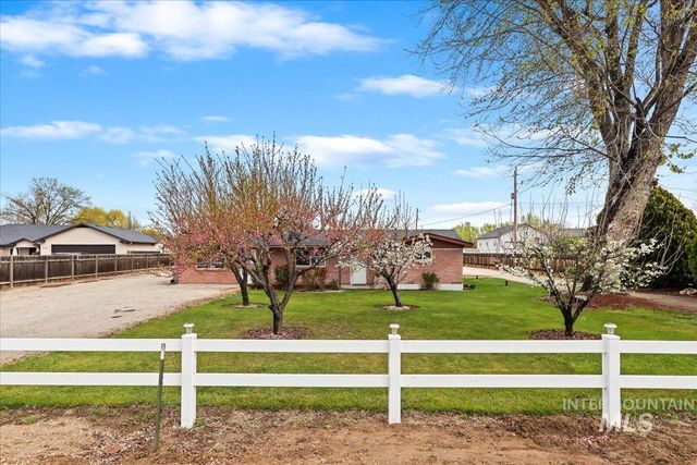 7226 Cherry Lane, Nampa, ID 83687