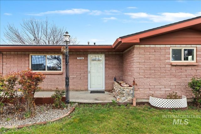 7226 Cherry Lane, Nampa, ID 83687