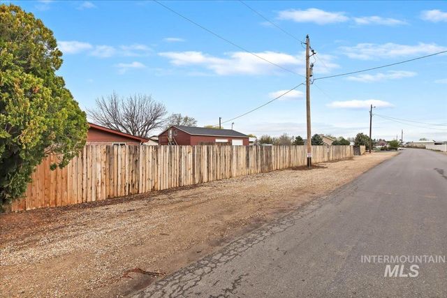 7226 Cherry Lane, Nampa, ID 83687