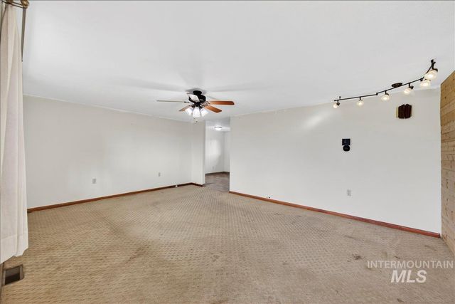 7226 Cherry Lane, Nampa, ID 83687