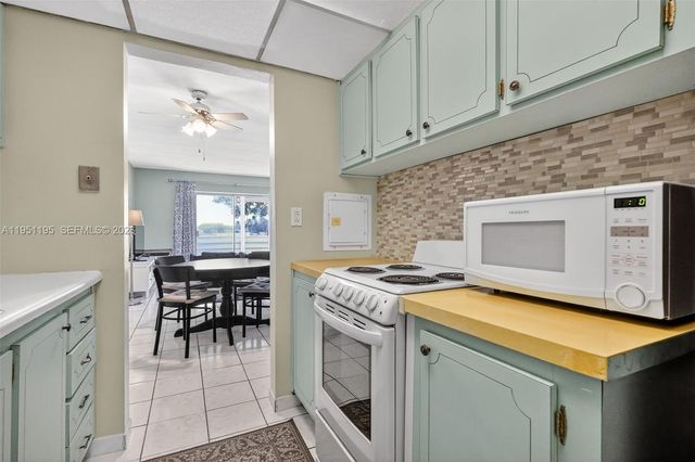 17001 NE 13th Ave 201, Miami, FL 33162