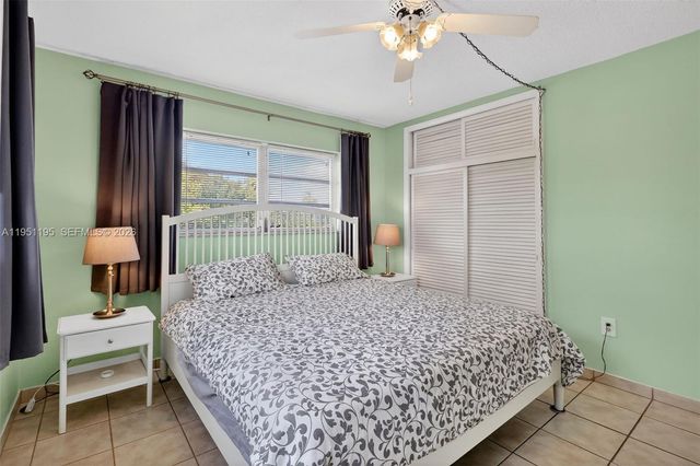 17001 NE 13th Ave 201, Miami, FL 33162