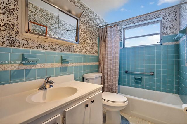 17001 NE 13th Ave 201, Miami, FL 33162