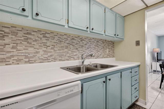 17001 NE 13th Ave 201, Miami, FL 33162