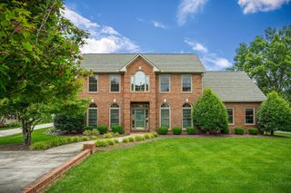 1561 Country Club Pl, Cookeville, TN 38501