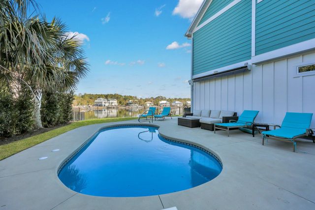 392 Eagle Pass Drive, Murrells Inlet, SC 29576