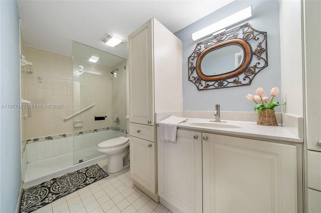 8005 Lake Dr 404, Doral, FL 33166