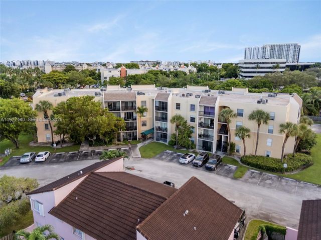 8005 Lake Dr 404, Doral, FL 33166