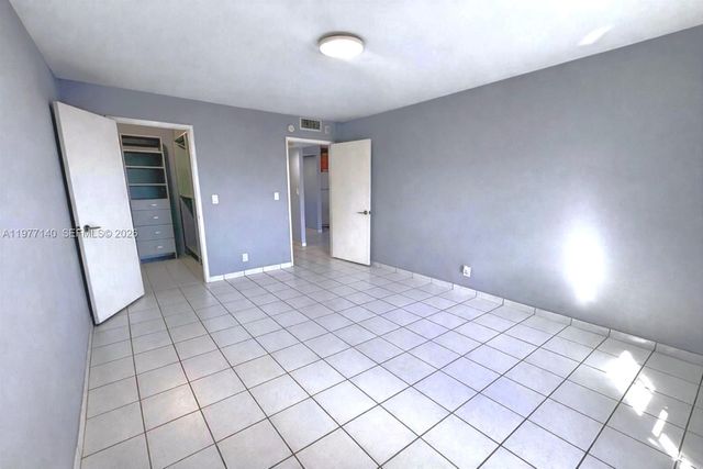 8005 Lake Dr 404, Doral, FL 33166