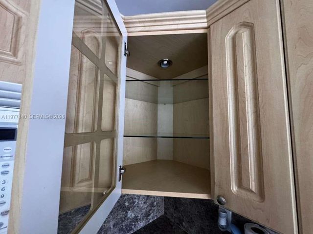 8005 Lake Dr 404, Doral, FL 33166