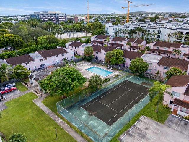 8005 Lake Dr 404, Doral, FL 33166