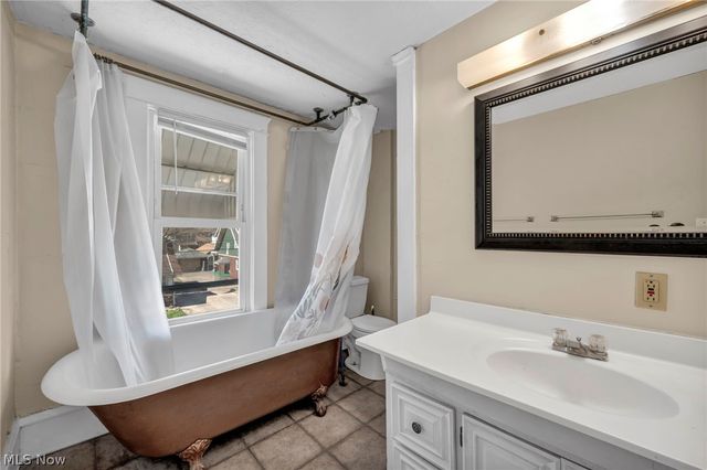 2279 SW 13th Street SW, Akron, OH 44314