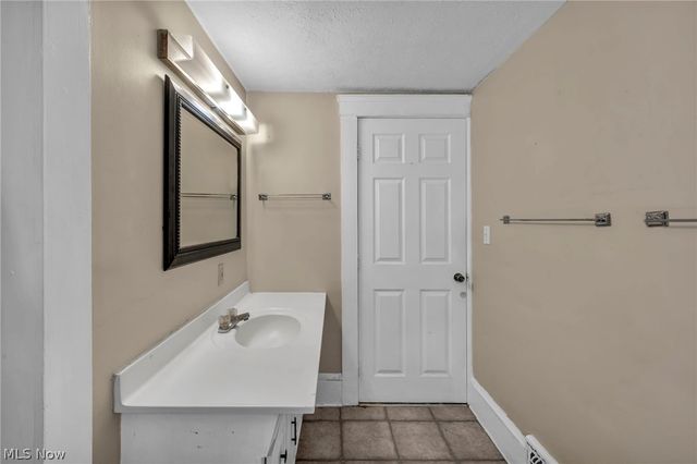 2279 SW 13th Street SW, Akron, OH 44314