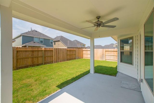 10626 Whitejacket Drive, Conroe, TX 77385