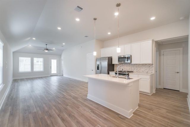 10626 Whitejacket Drive, Conroe, TX 77385