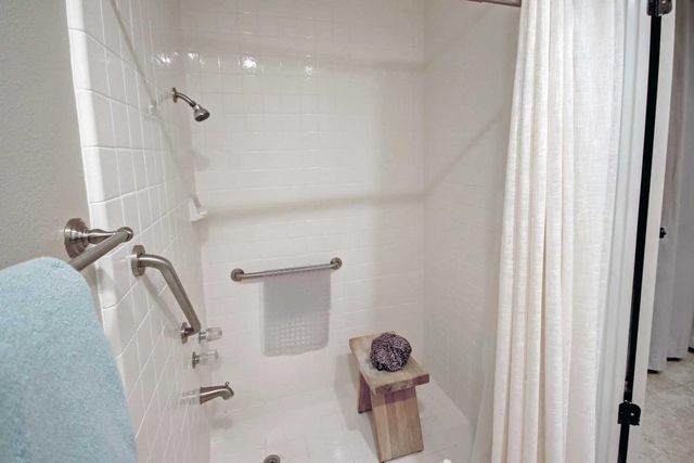 11430 Coloma Rd, Gold River, CA 95670