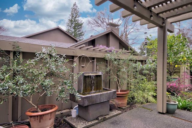 11430 Coloma Rd, Gold River, CA 95670