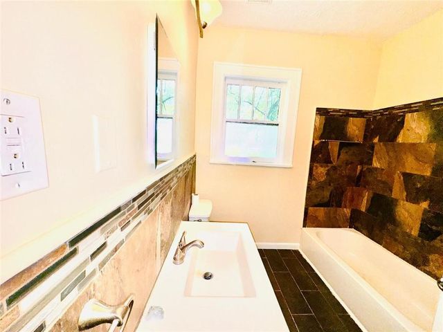 880 Cascade Avenue SW, Atlanta, GA 30311